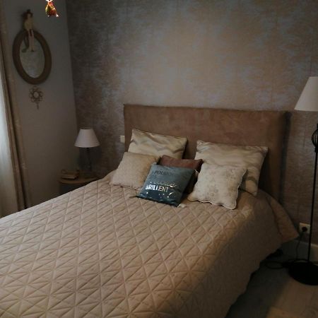 Apartmán La Conviviale Saintes Exteriér fotografie